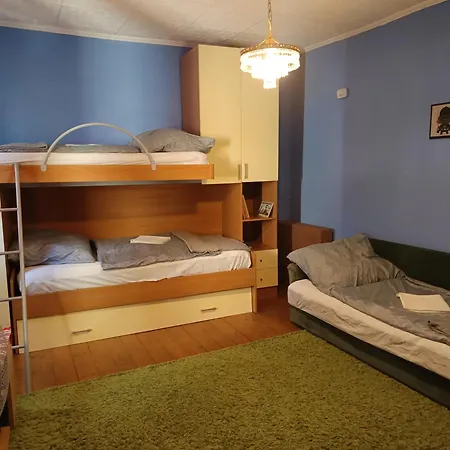 Poni Kucko Vendeghaz Es Minifarm *