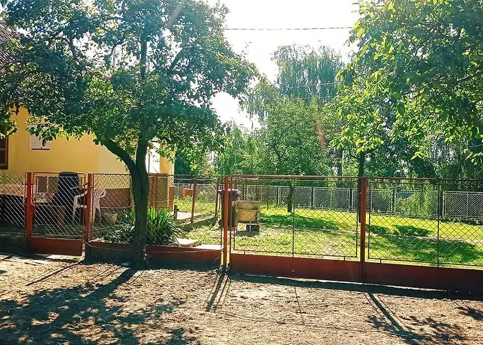 度假居 Poni Kucko Vendeghaz Es Minifarm Hosszuvoelgy