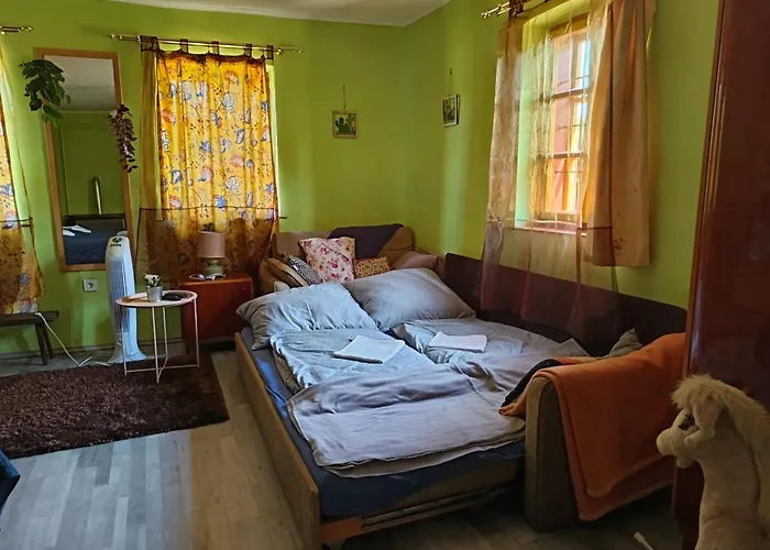 Poni Kucko Vendeghaz Es Minifarm * Hosszuvoelgy